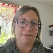 Professeure de français et de FLE offre des cours de remise à niveau à distance. Je peux également faire du suivi pour les examens