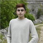 Insegnante di Informatica. Diploma superiore in Informatica e studente di Ingegneria Informatica