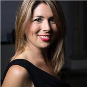 Doctora en Pedagogía, profesora de inglés, actividades de ocio deportivas y artísticas