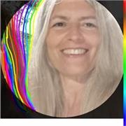 Docente in storia dell'arte e materie artistiche impartisce lezioni a studenti medie e superiori