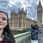 Estudiante del grado de bioquímica y ciencias biomedicas en la Universidad de Valencia, con bachillerato científico. 