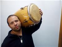 Percusionista profesional ofrece clases particulares y en grupo, muy didáctica dispone de local con instrumentos para los alumnos tanto en Granada como en Otura