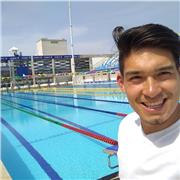 Profesor de natación para niños, jóvenes y adultos