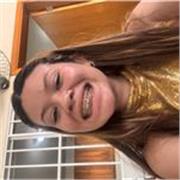Auxiliar de ensino fundamental, boa com crianças, paciente, cursando farmácia