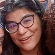 Profesora con más de 10 años experiencia ofrece clases a niños y adultos con un enfoque por tareas. Enfatizando la comunación oral y la compresión