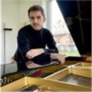 Mi chiamo Edoardo e sono un pianista; offro lezioni di Teoria e solfeggio, anche in vista di esami in Conservatorio!