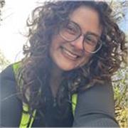 Chica nacida en España con padres ucranianos, con estudios superiores, para dar clases de español a rusos y ucranianos.
