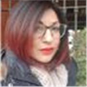 Docente di italiano per stranieri impartisce lezioni di recupero per alunno scuola primaria e adulti