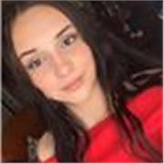 Profesora de lengua castellana y literatura, también de latín y griego, de inglés un nivel menor que el mío( 1° Bachillerato)