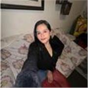 Profesora de matemáticas imparte clases a niños hasta 6 to grado de primaria