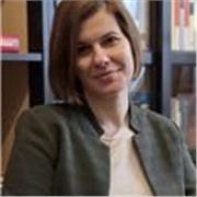 Laureata in Lettere con 110 e lode, offre lezioni online di Italiano, Storia e metodo di studio