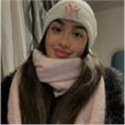 Profesora en academia de inglés y estudiante universidad del grado de Educación Primaria.