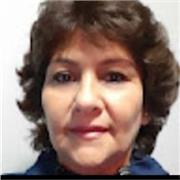 Profesora de educación primaria imparte clases particulares a niños de los s primeros grados