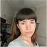 Me defino como una persona comprometida y con don de gentes y habilidad para enseñar.