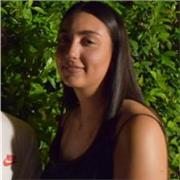 sarei molto contenta di aiutare vostro/a figlio/a! Ho 20 anni e sono molto intraprendente e sto per prendere il diploma.