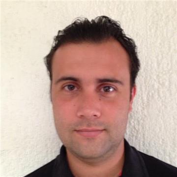 Maestro de Inglés con experiencia en medios de comunicación y conocimiento de otros idiomas como Francés, Italiano y Catalán