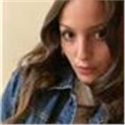 Diplomata di finanza e marketing, svolgo lezioni di italiano a persone straniere, parlo un pó inglese