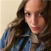 Diplomata di finanza e marketing, svolgo lezioni di italiano a persone straniere, parlo un pó inglese