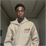 Profesor de piano. para niños de 5 a 12 años. Y un gran apoyo emocional para ayudarle a desarrollar a mejora