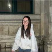 Estudiante de Publicidad con Bachillerato ofrece clases particulares de letras, idiomas y sociales en Pontevedra y Coruña