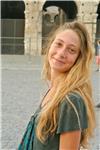 Studentessa di lettere moderne offre lezioni di letteratura italiana online agli studenti delle scuole medie e del liceo