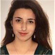 Estudiante de Magisterio imparte clases de español para todas las edades