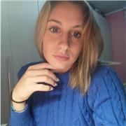 Diplomata al liceo Scientifico, studentessa universitaria di scienze motorie