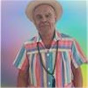 Profesor trilingüe, Dr.en antropologia ofrece interesantes clases de Historia