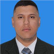 Profesor de educación fisica, preparado para dar clases virtuales