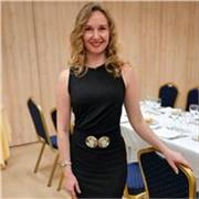 Profesora de inglés  ofrece clases particulares de inglés para niños de primaria, estudiantes de ESO y bachillerato y adultos a través de plataforma online