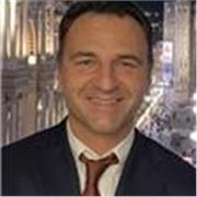 Insegnante di lingua inglese offre lezioni per studenti di scuola elementare, media e superiore. Metodo chiaro e personalizzato