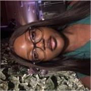 Soy una profesora de inglés dinámica y paciente, especializada en clases para niños y adolescentes. Ofrezco lecciones presenciales