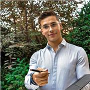 Profesor de inglés titulado por el Instituto Cervantes y Cambridge Institute con más de 150 alumnos aprobados en B2, C1 y C2. He v