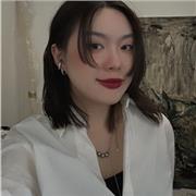 Contemporary art tutor offering personalized lessons for beginners and advanced students in London and online