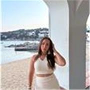 Soy maestra de educación infantil, ofrezco cuidar a niños y niñas en un ambiente seguro y afectuoso, también hago repaso de conten