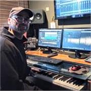 Clases de piano, guitarra, armonía, improvisación, lectura(partituras y cifrado americano). Computación aplicada a la música(MIDI
