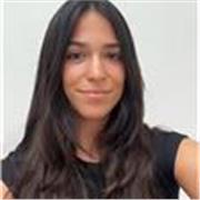 Titulada en Biotecnología, apasionada por la enseñanza y las ciencias. Doy clases de biología, física, química y matemáticas para Secundaria y Bachillerato, haciendo que aprender sea claro, práctico y motivador