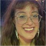 Profesora de filosofía, de psicología y de historia del arte, entre otras, disponible para ayudar en un aprendizaje significativo.