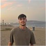 Estudiante de ingeniería quimica de tercer curso, llevo ero de bachillerato enseñando a niños