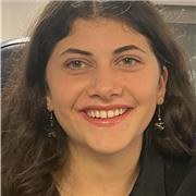 Professeur particulier donne des cours aux élèves de collège