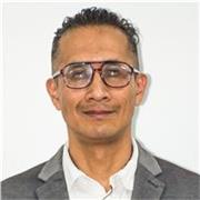 Soy un astrónomo con pasión por la ciencia e ingeniería