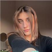 Laureanda in psicologia, posseggo un diploma presso un liceo linguistico internazionale,soggiornando per brevi periodi all’estero