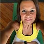 Insegnante di Yoga offre lezioni online. Pratica comodamente a casa tua e gestisci al meglio il tuo tempo