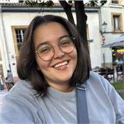 Soy profesora de inglés con más de 6 años d experiencia y trabajo con adolescentes y adultos de forma online.