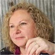 Profesora con experiencia da clases de matemáticas, física, química, dibujo técnico, electricidad