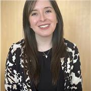 Ingeniera comercial y licenciada en administración de empresas. Con gran amor por el álgebra y los números