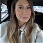 Sono paziente giovane ed empatica. Sono laureata in comunicazione con master in management delle risorse umane. Disposta online