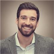 Profesor de diseño gráfico y edición de video para todas las edades. 
