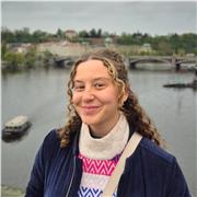 Ich bin Sabrina, 24 Jahre und unterrichte Deutsch als Fremdsprache.