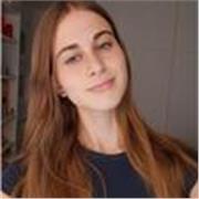 Estudiante universitaria de doble nacionalidad (inglesa y española) con certificado de nivel Advanced (C1) da clases en Madrid